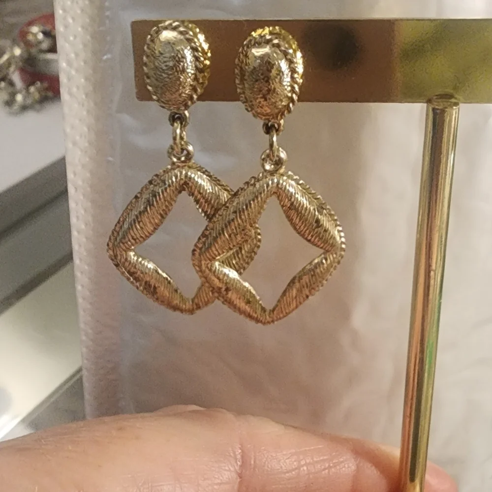 Elegant Gold-Tone‎ Dangle Earrings